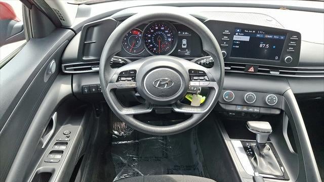 2023 Hyundai ELANTRA SE
