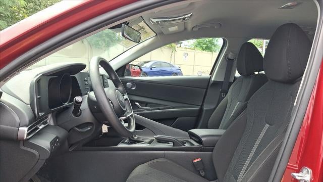 2023 Hyundai ELANTRA SE