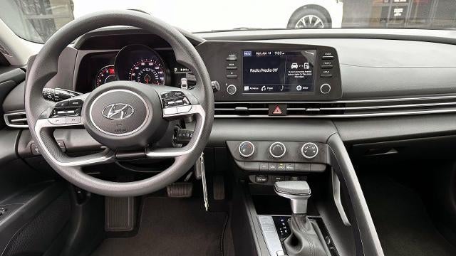 2023 Hyundai ELANTRA SE