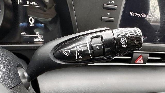 2023 Hyundai ELANTRA SE