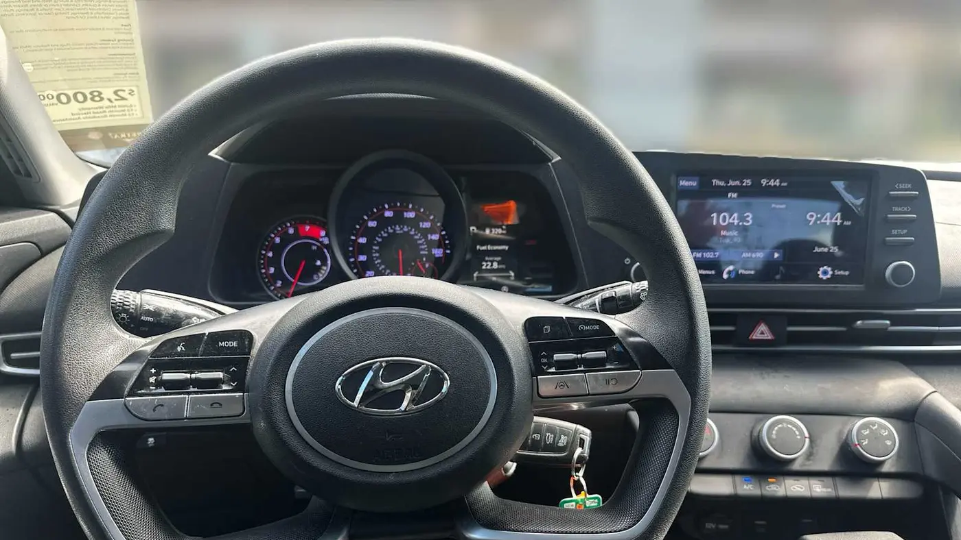 2023 Hyundai ELANTRA SE
