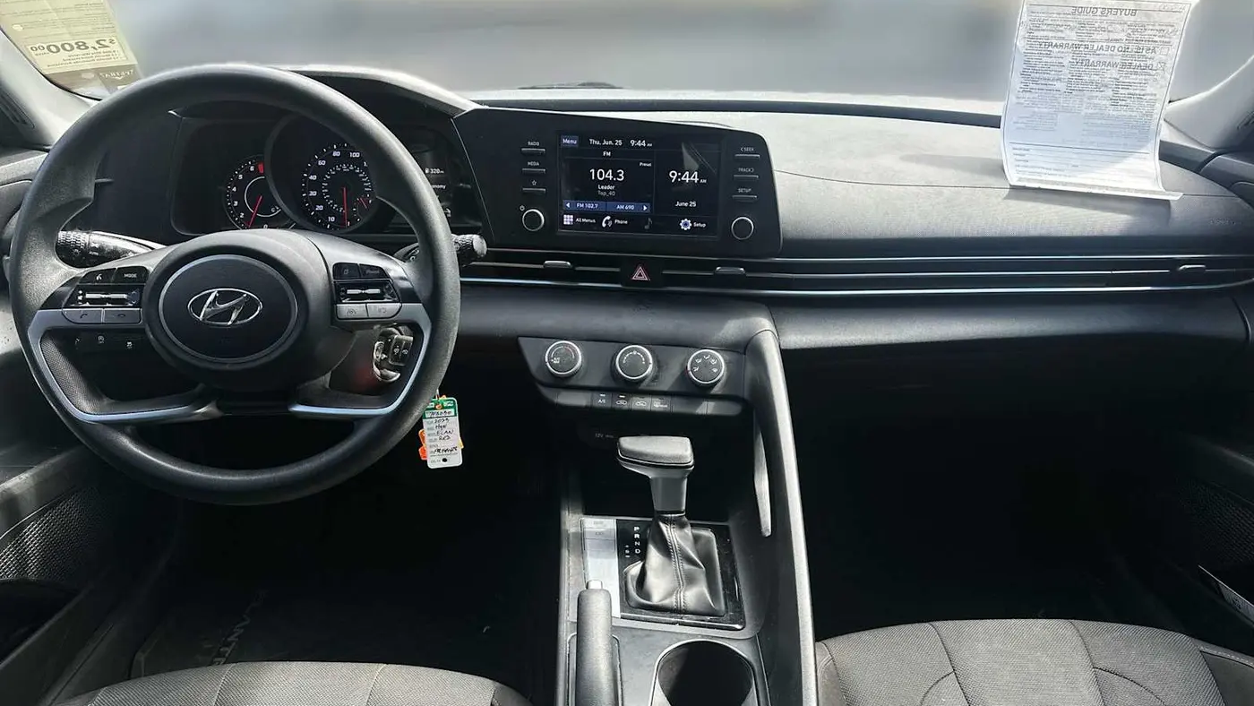 2023 Hyundai ELANTRA SE