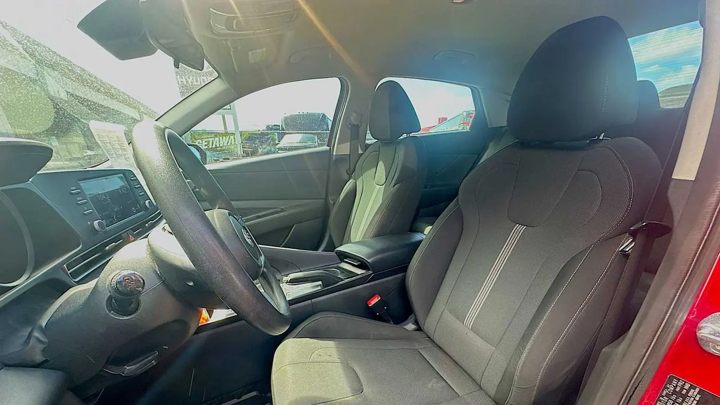 2023 Hyundai ELANTRA SE