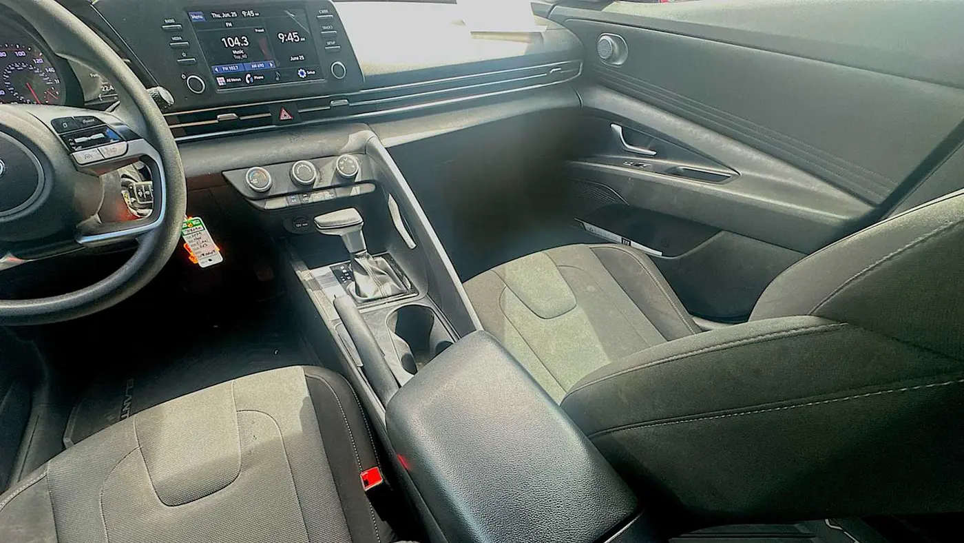 2023 Hyundai ELANTRA SE