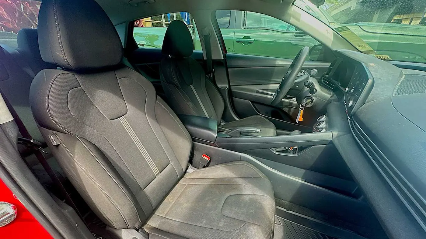 2023 Hyundai ELANTRA SE