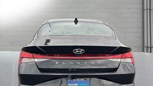 2023 Hyundai ELANTRA SE