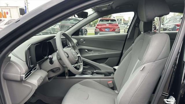 2023 Hyundai ELANTRA SE
