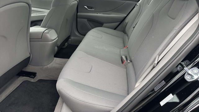 2023 Hyundai ELANTRA SE