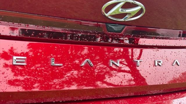 2023 Hyundai ELANTRA SE