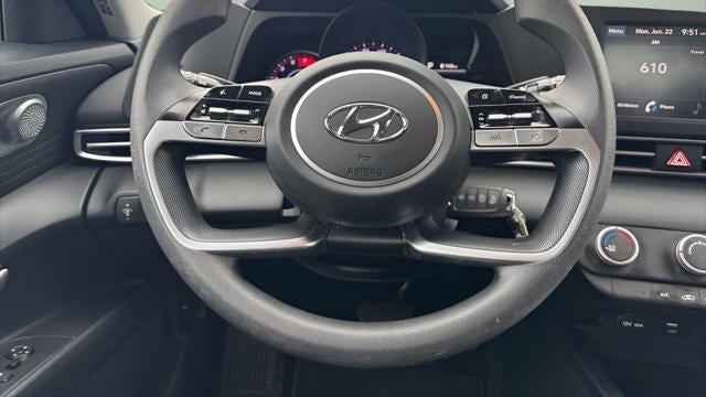 2023 Hyundai ELANTRA SE