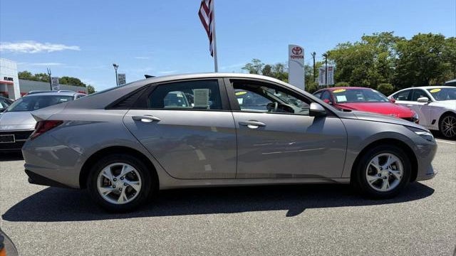 2023 Hyundai ELANTRA SE
