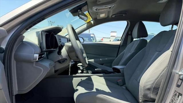 2023 Hyundai ELANTRA SE