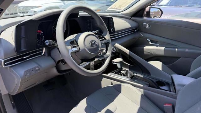 2023 Hyundai ELANTRA SE