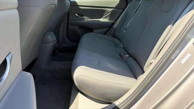 2023 Hyundai ELANTRA SE