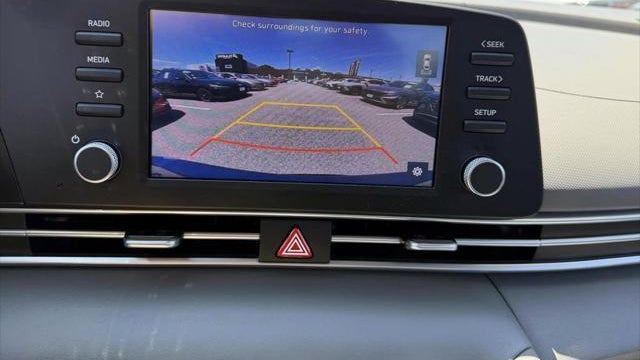 2023 Hyundai ELANTRA SE