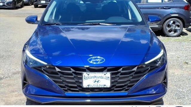 2023 Hyundai ELANTRA SE