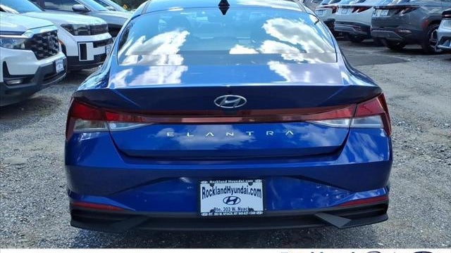 2023 Hyundai ELANTRA SE