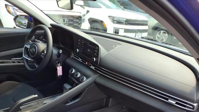 2023 Hyundai ELANTRA SE