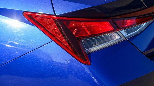 2023 Hyundai ELANTRA SE
