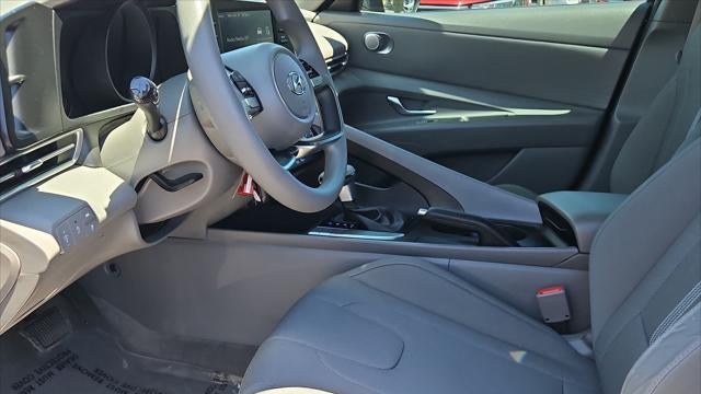 2023 Hyundai ELANTRA SE
