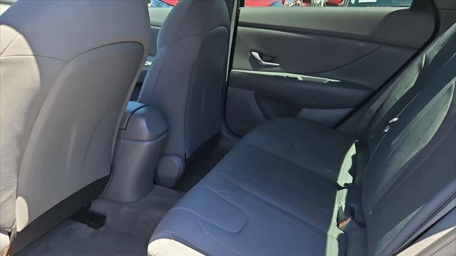 2023 Hyundai ELANTRA SE