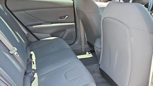 2023 Hyundai ELANTRA SE