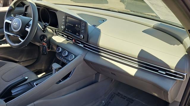 2023 Hyundai ELANTRA SE