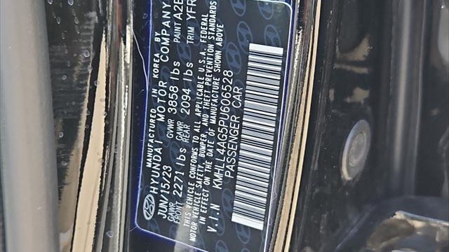 2023 Hyundai ELANTRA SE