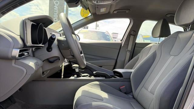 2023 Hyundai ELANTRA SE