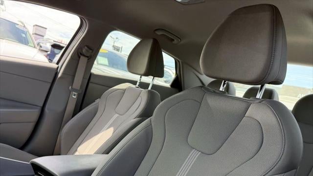 2023 Hyundai ELANTRA SE