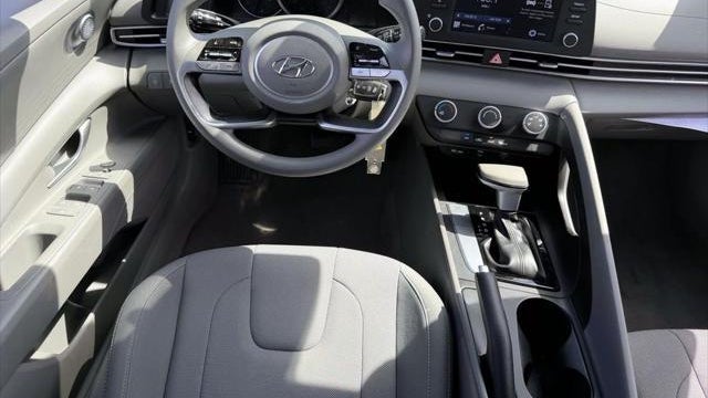 2023 Hyundai ELANTRA SE