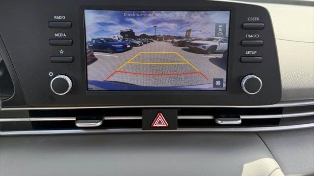 2023 Hyundai ELANTRA SE