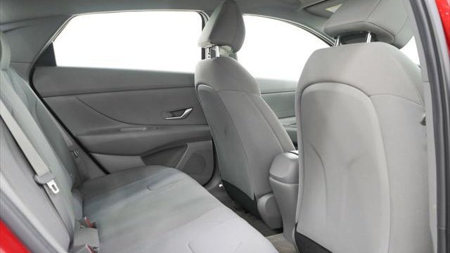 2023 Hyundai ELANTRA SE