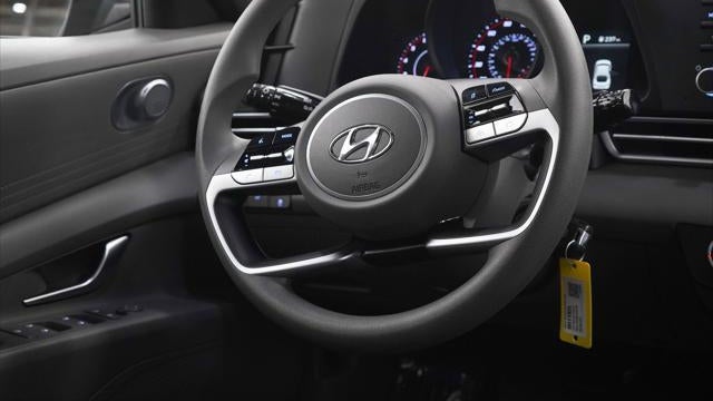 2023 Hyundai ELANTRA SE