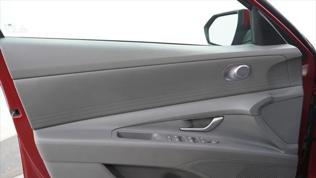2023 Hyundai ELANTRA SE