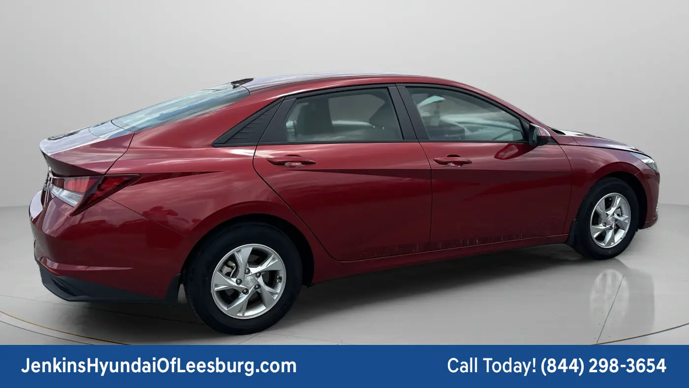2023 Hyundai ELANTRA SE