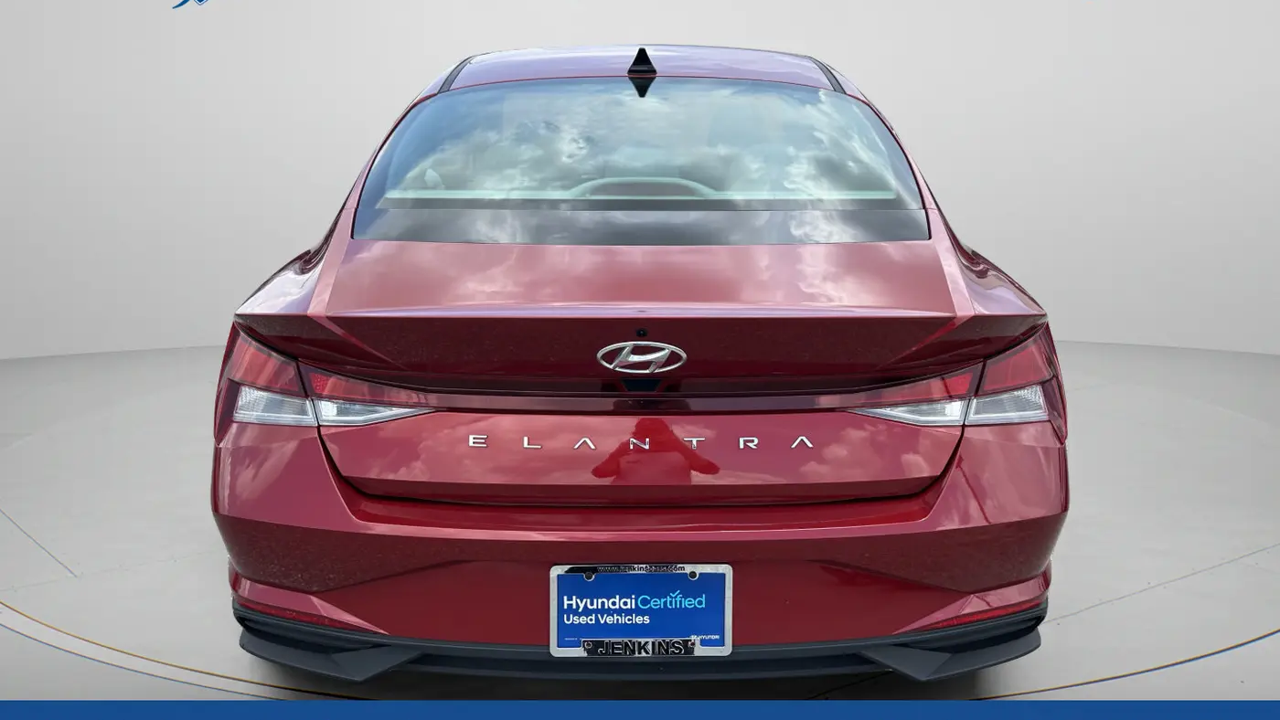 2023 Hyundai ELANTRA SE