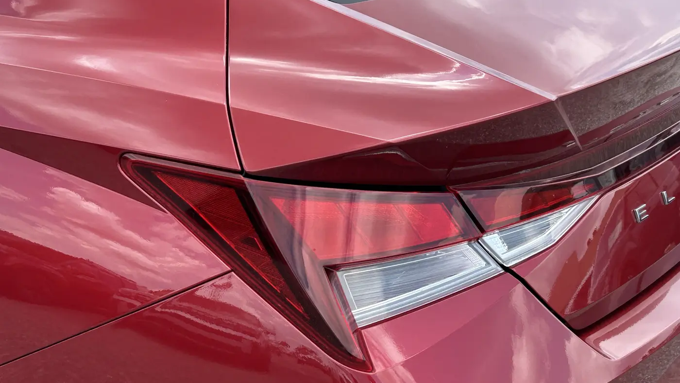 2023 Hyundai ELANTRA SE