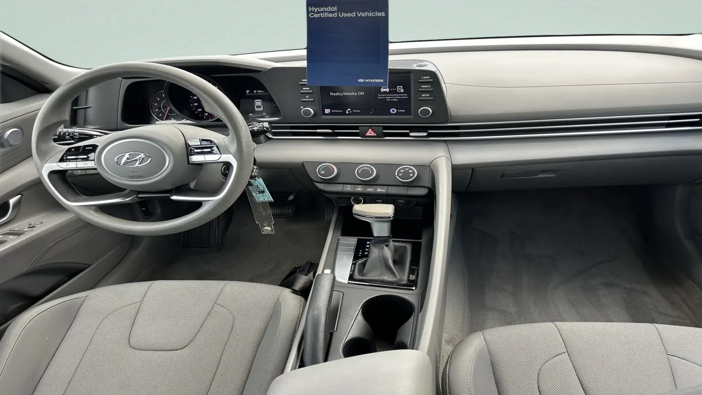2023 Hyundai ELANTRA SE