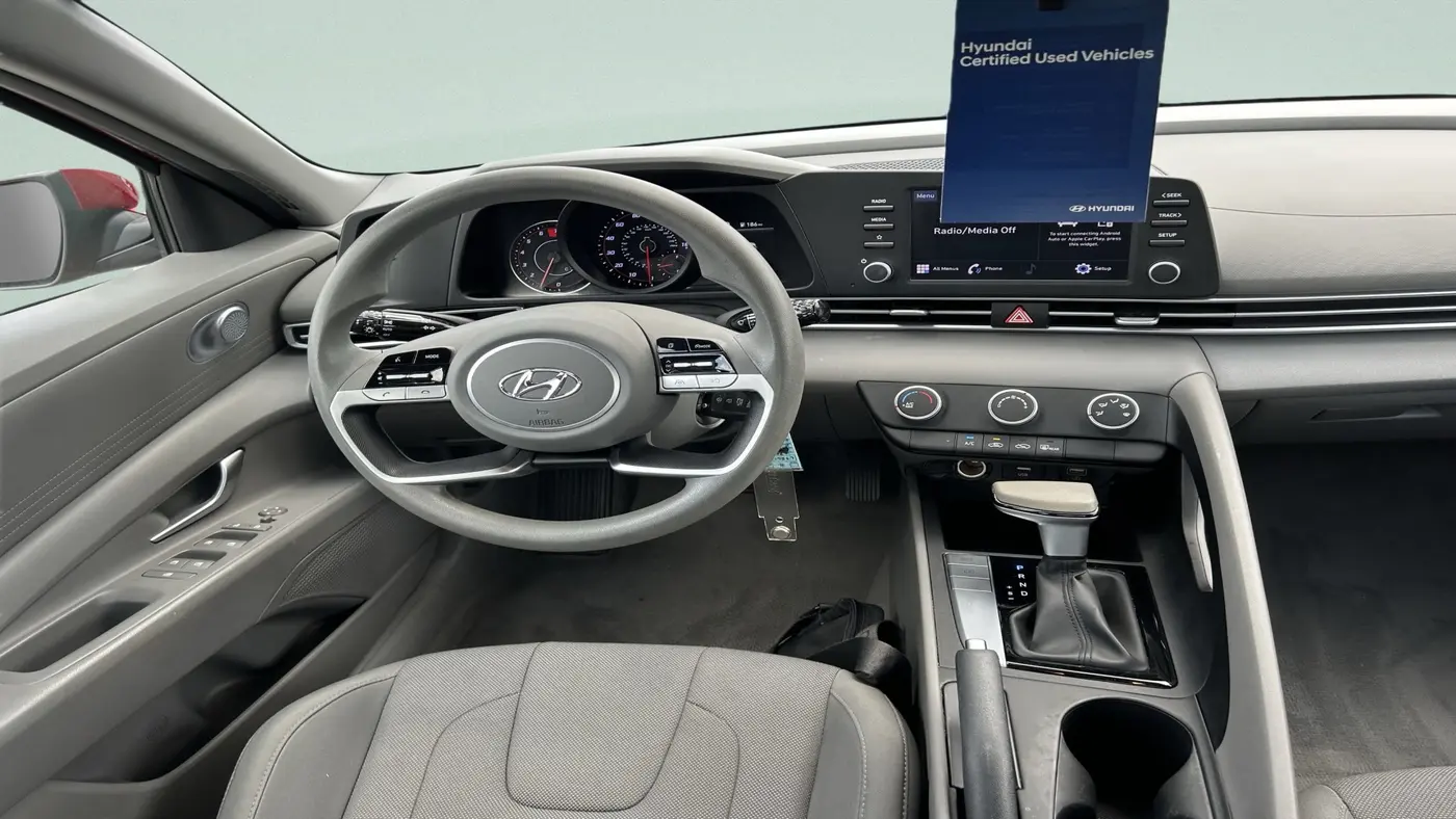 2023 Hyundai ELANTRA SE