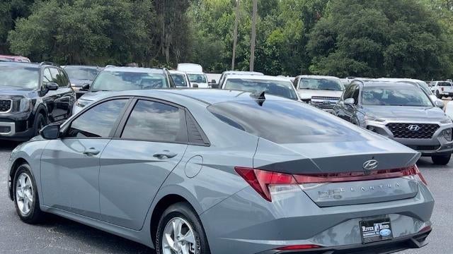 2021 Hyundai ELANTRA SE