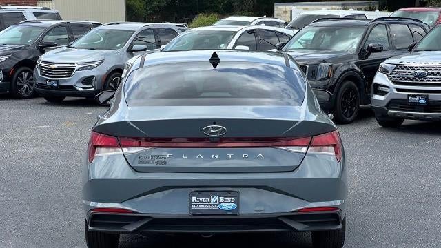 2021 Hyundai ELANTRA SE