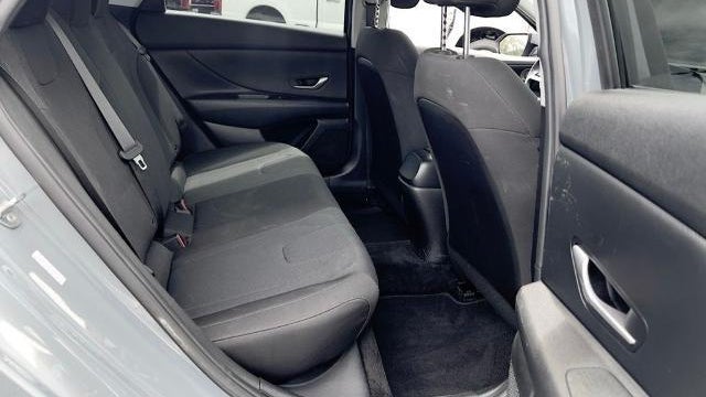 2021 Hyundai ELANTRA SE