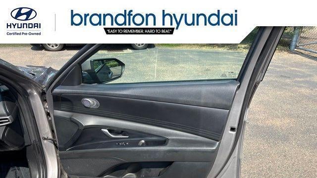 2023 Hyundai ELANTRA SE