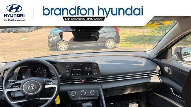 2023 Hyundai ELANTRA SE