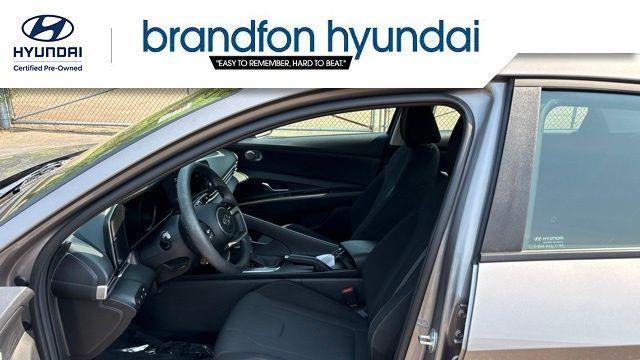 2023 Hyundai ELANTRA SE
