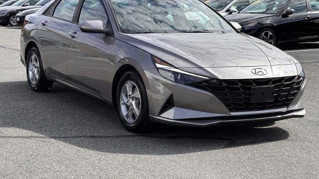 2023 Hyundai ELANTRA SE