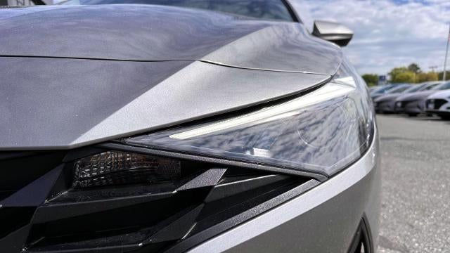 2023 Hyundai ELANTRA SE