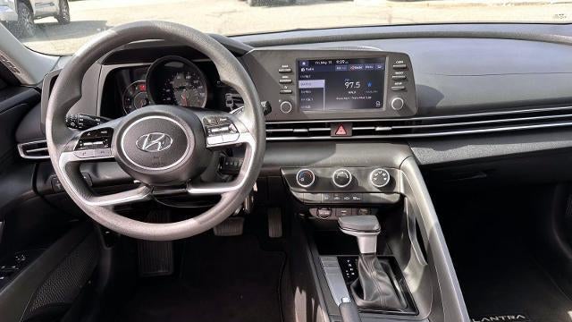 2023 Hyundai ELANTRA SE