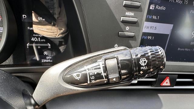 2023 Hyundai ELANTRA SE